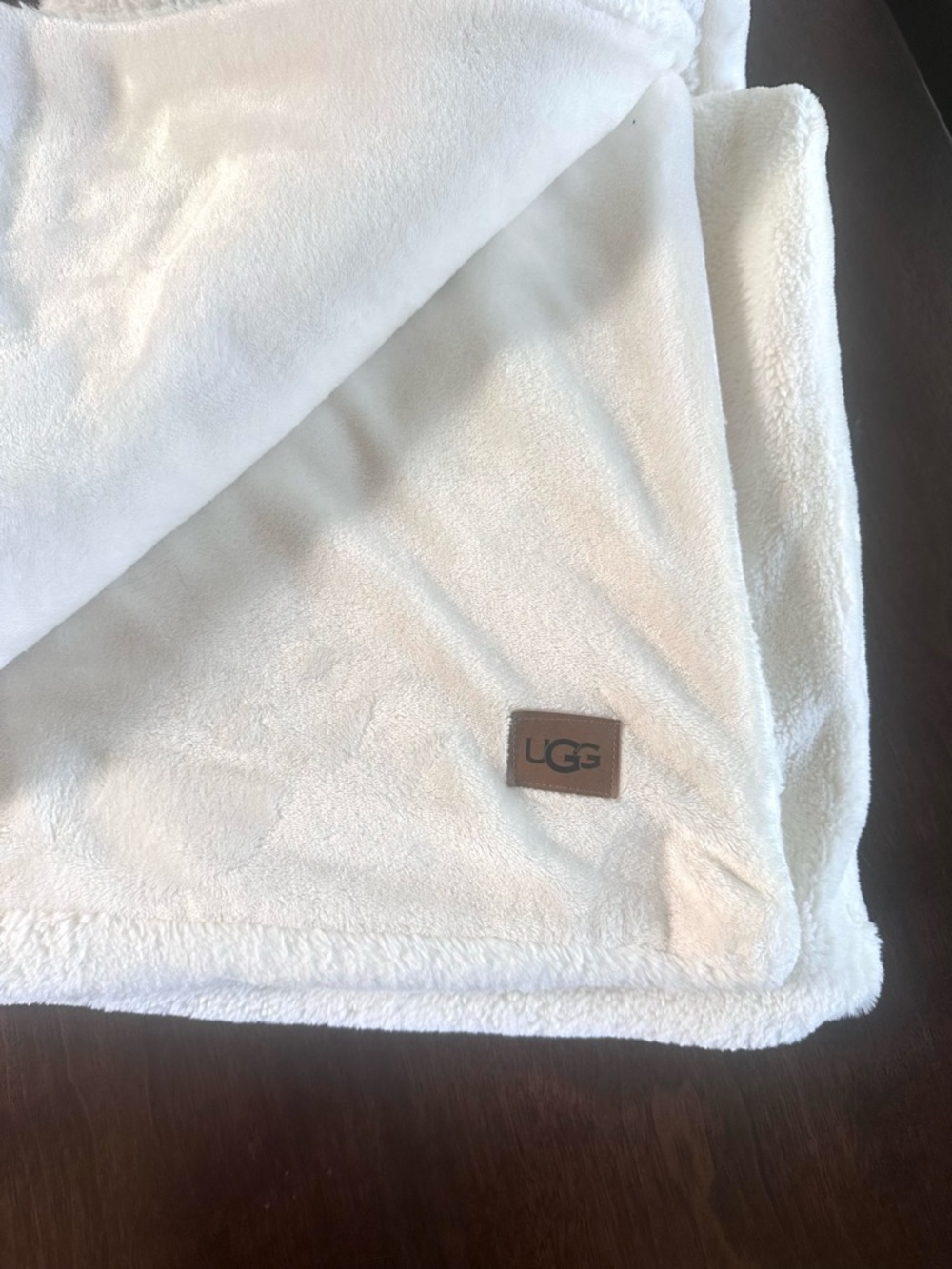 UGG Plush Cream IvoryThrow Blanket 72 x 48 no flaws